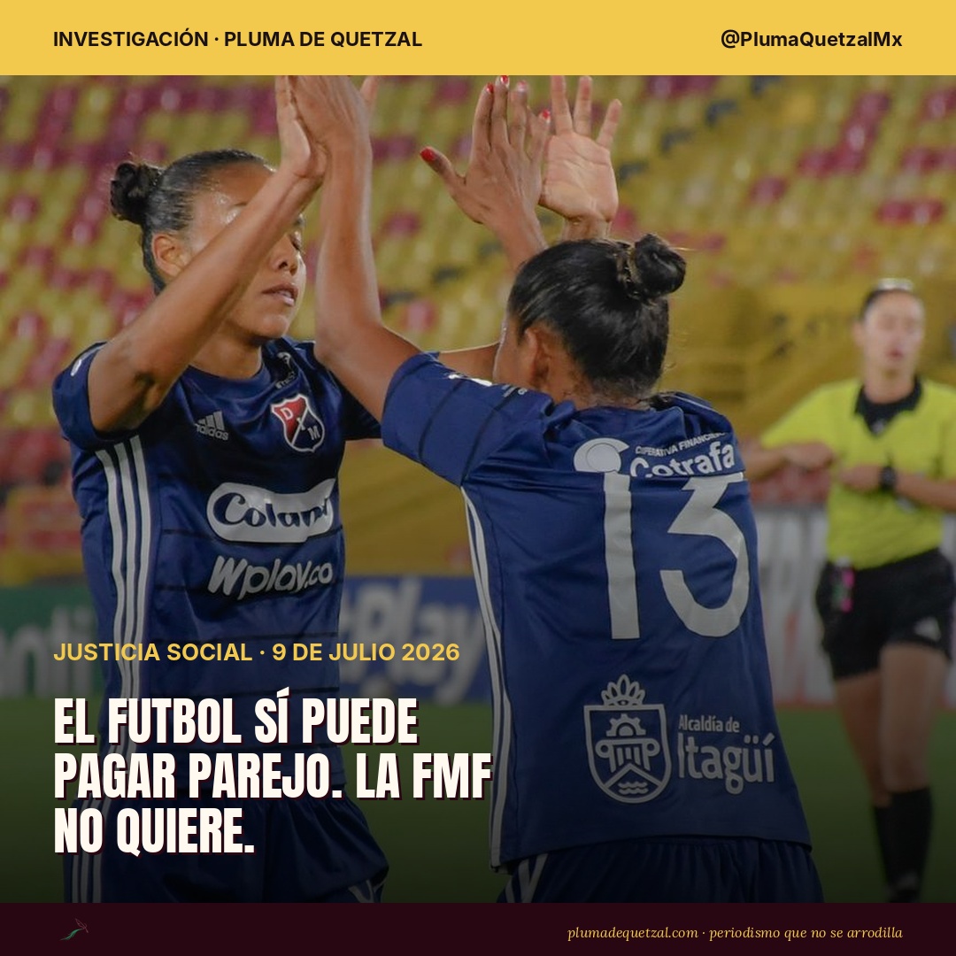 Dos futbolistas celebran un gol durante un partido en un estadio con ambiente. Las jugadoras de la selección de EU cobrarán 6.4 millones de dólares del premio que sus compañeros ganaron en el Mundial 2026, por el convenio 50/50 que conquistaron en tribunales; en la Liga MX Femenil la brecha documentada llegó a 205 veces. Foto ilustrativa: Laura Rincón via Pexels.